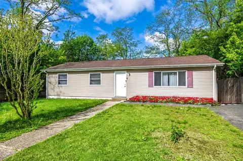 6 Gordon Ave, Medford, NY 11763