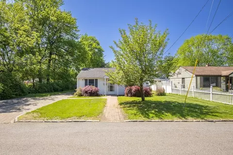 15 Kwiecinski St, West Haverstraw, NY 10993