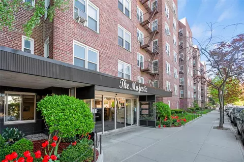 110-20 71st Ave #106, New York, NY 11375