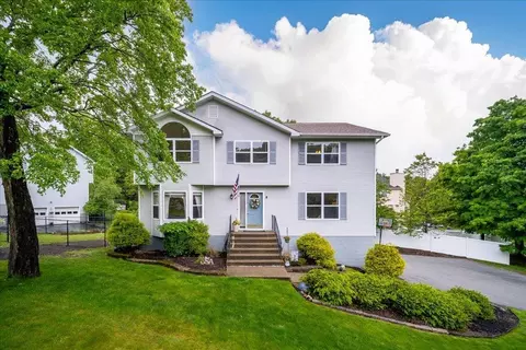 7 Cambridge Cir, Monroe, NY 10950