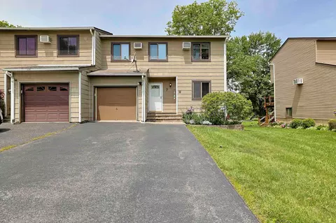 7 Briar Ct, Fishkill, NY 12524