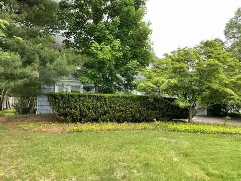 80 Annandale Rd, Commack, NY 11725