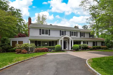 363 Juniper Dr, Oyster Bay, NY 11771