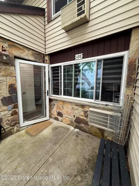 186 Corona Ave, Staten Island, NY 10306
