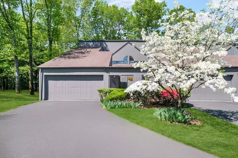 224 Dogwood Ln, Greenburgh, NY 10530