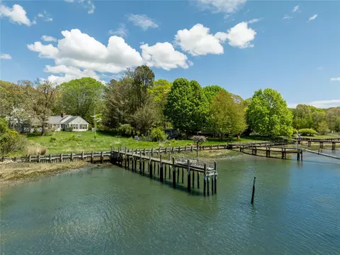 1015 Knollwood Ln, Mattituck, NY 11952