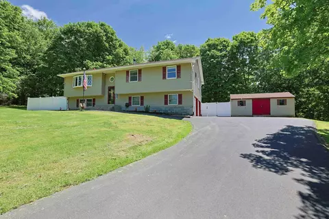 10 Marlene Ct, Newburgh, NY 12550