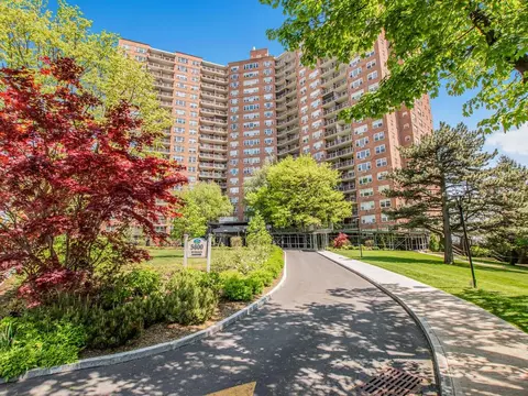 5800 Arlington Ave #6DE, New York, NY 10471