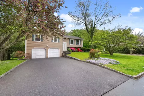 14 Monroe Dr, White Plains, NY 10605