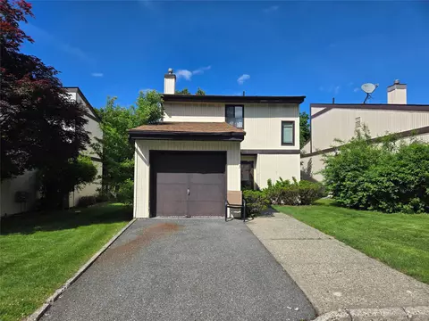 3 Allan Park Mews, Wallkill, NY 10940