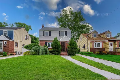 206 Holly Ave, Hempstead, NY 11550