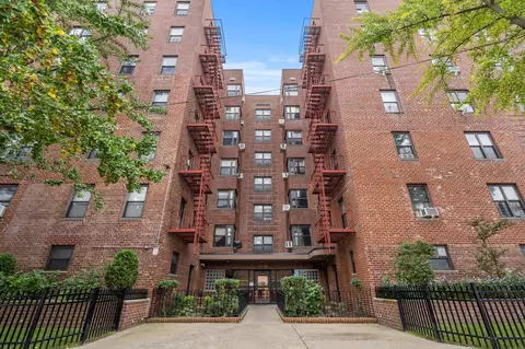 88-10 32nd Ave #201, East Elmhurst, NY 11369