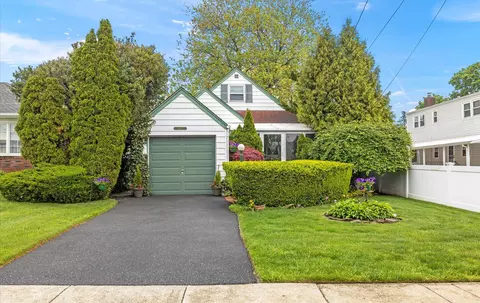 164 New York Ave, West Hempstead, NY 11552