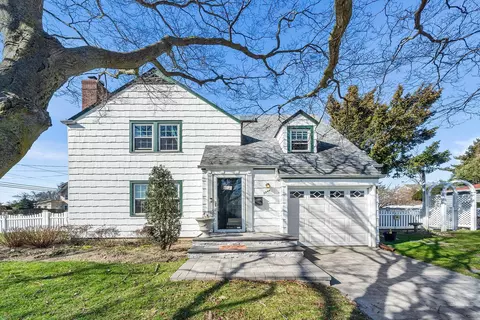 2944 Tulip Ave, Baldwin, NY 11510