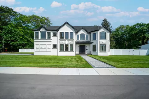 1259 Waterview Dr, Rockville Centre, NY 11570