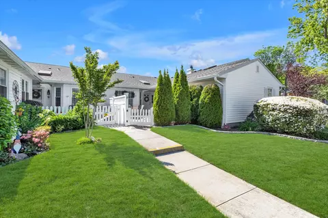 186 Revere Dr, Sayville, NY 11782