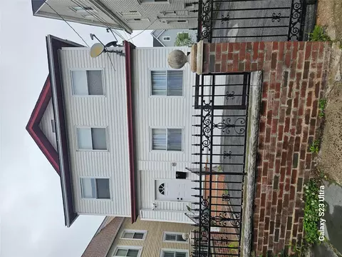 215 S 1st Ave, Mount Vernon, NY 10550