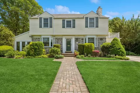 181 Washington Ave, Hempstead, NY 11530