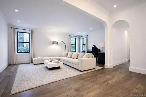 3000 Valentine Ave #2E, New York, NY 10458