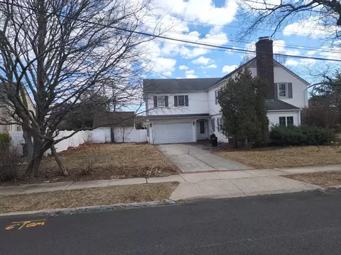 15 Mckenna Ave, Baldwin, NY 11510