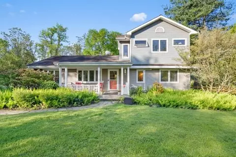 6466 Forest Glen Rd, New Paltz, NY 12561