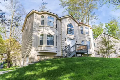 2 Cardiff Ln, Thompson, NY 12775