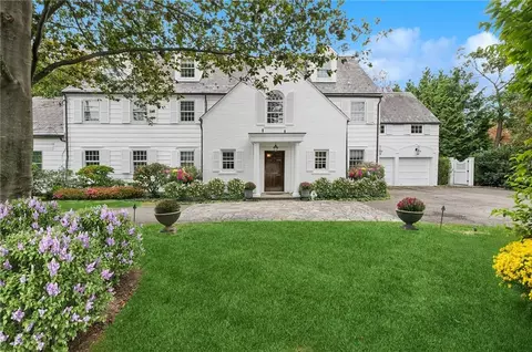 352 Pondfield Rd, Bronxville, NY 10708