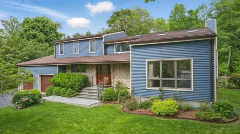 5 Fairgreen Ct, Cortlandt, NY 10567