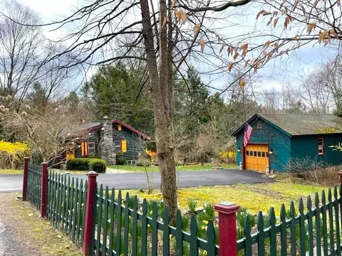 91 W Oak St, Monticello, NY 12701