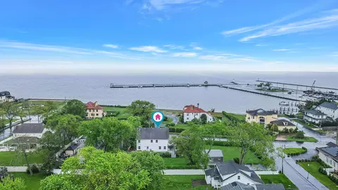 19 Brightwood St, Patchogue, NY 11772