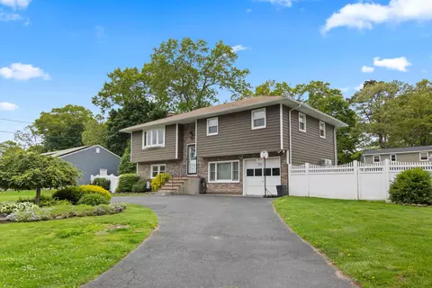 176 Harrison Ave, Miller Place, NY 11764