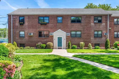 89-25 151 Ave #4S, Howard Beach, NY 11414