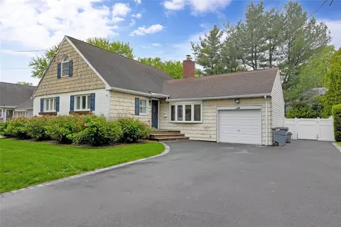 54 Bryan Ave, Amityville, NY 11701