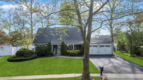 30 Twisting Dr, Lake Grove, NY 11755