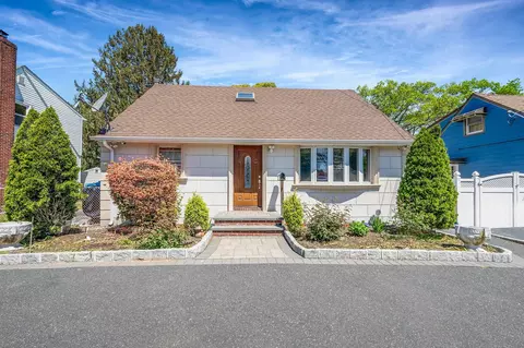 129 Mirin Ave, Roosevelt, NY 11575