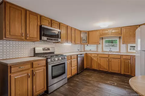658- F7 Sound Avenue Ave, Riverhead, NY 11933
