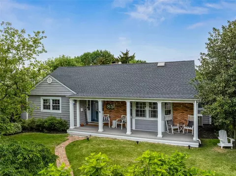 85 Shore Rd, Amityville, NY 11701