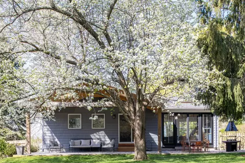 2865 S Harbor Rd, Southold, NY 11971