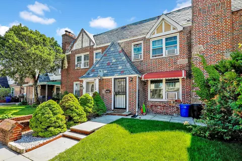17732 Troutville Rd, Jamaica, NY 11434
