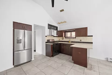 1523 Bayview Ave, New York, NY 10465