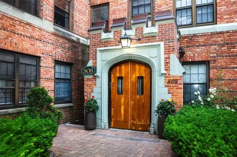 808 Bronx River Rd #1 A, Bronxville, NY 10708