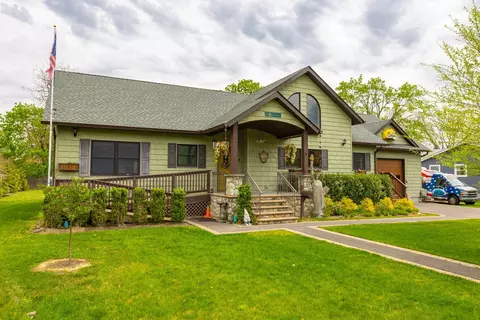 1345 Potter Blvd, Bay Shore, NY 11706
