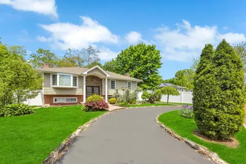 25 Terrace View Rd, South Farmingdale, NY 11735