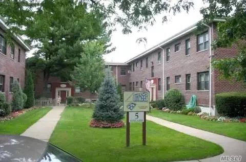 5 Adelaide Street Apt B2 A1 St #B2, A1, Floral Park, NY 11001