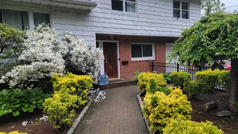 1 Cheshire Ln, Yonkers, NY 10710