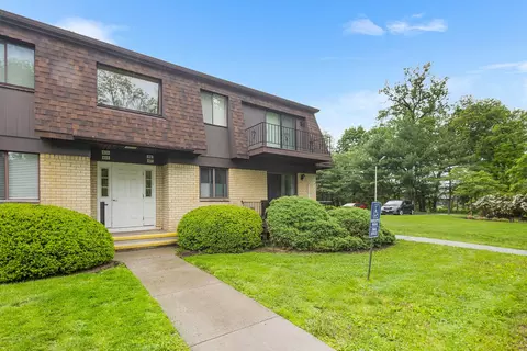 408 Cherry Hill Dr, Poughkeepsie, NY 12603