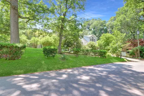 62 Jamaica Dr, Sound Beach, NY 11789