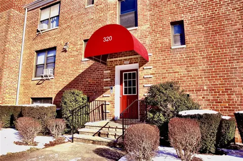320 Richbell Rd #A4, Mamaroneck, NY 10543