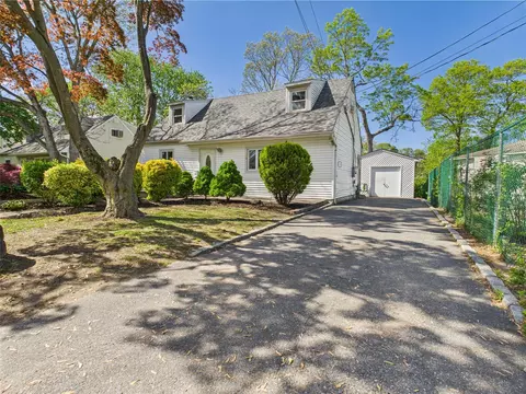 95 State Ave, Wyandanch, NY 11798