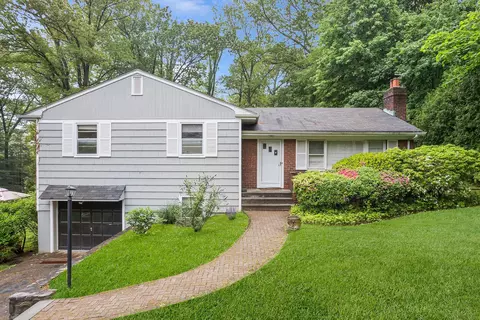 269 Woodlands Ave, Greenburgh, NY 10607